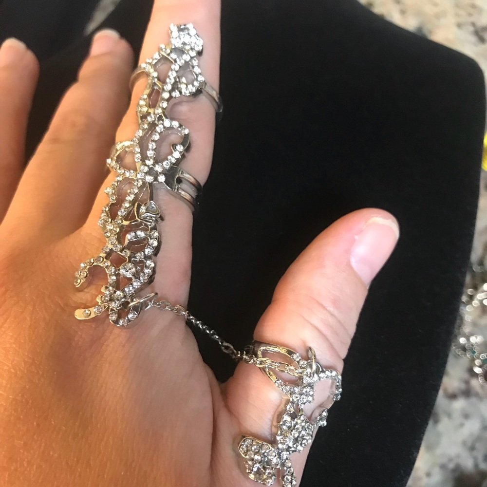 Amazing rhinestone ring