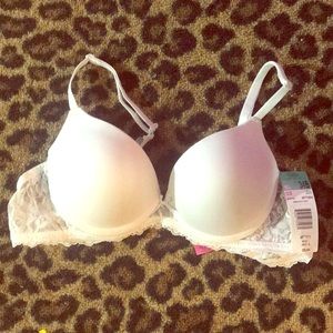 White lace push up bra NWT