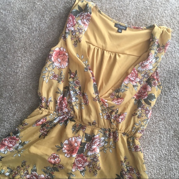 Floral Romper with Ruffled Trim - Picture 2 of 3