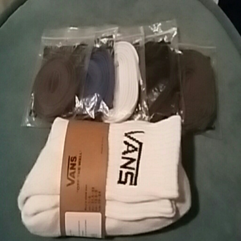 NWOT Vans Socks & Laces