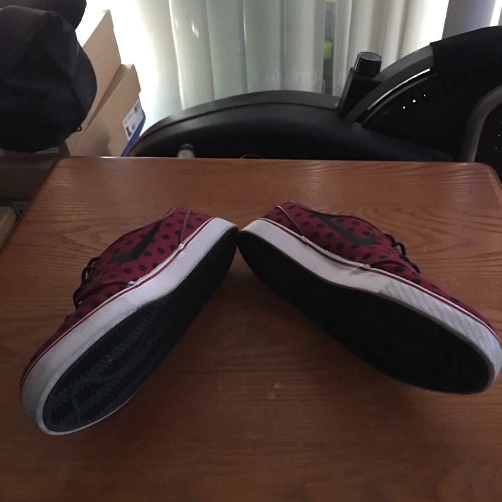 Vans - Picture 3 of 5