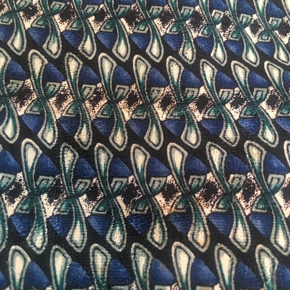 Patterned Tie - Picture 2 of 2