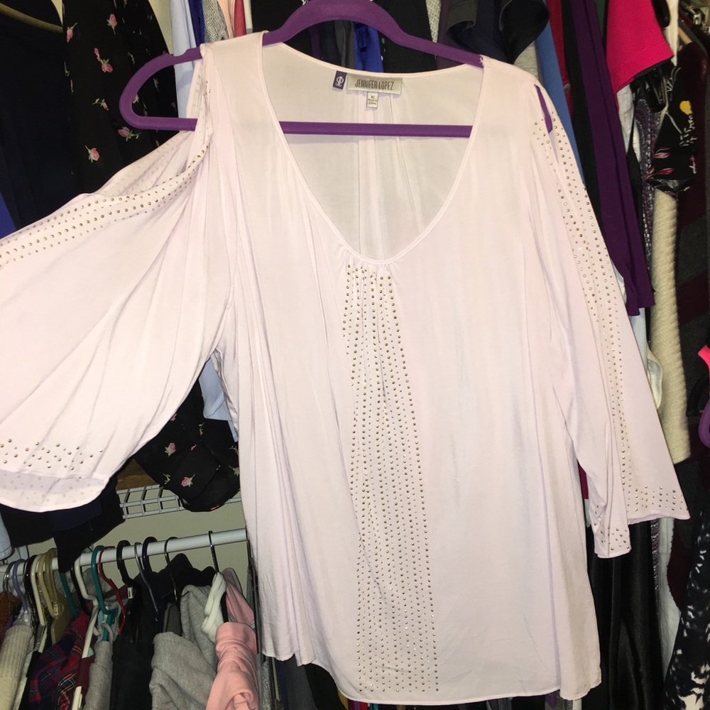 Shoulder cut out blouse