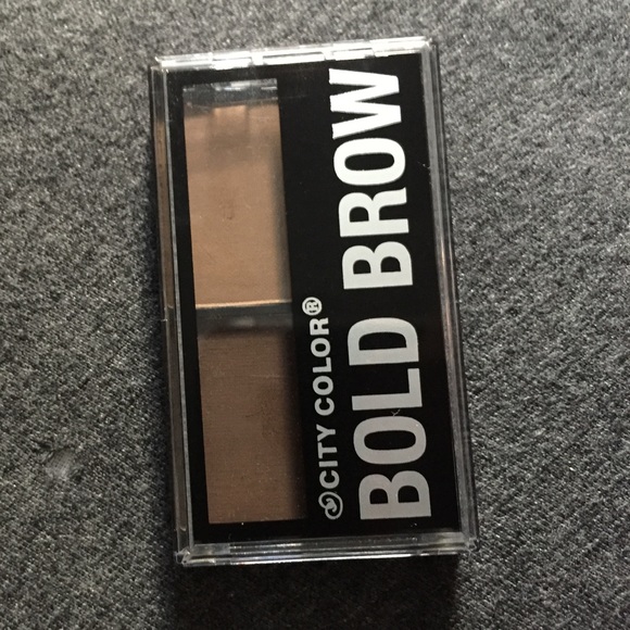 Assorted full and sample sized makeup - Picture 6 of 8