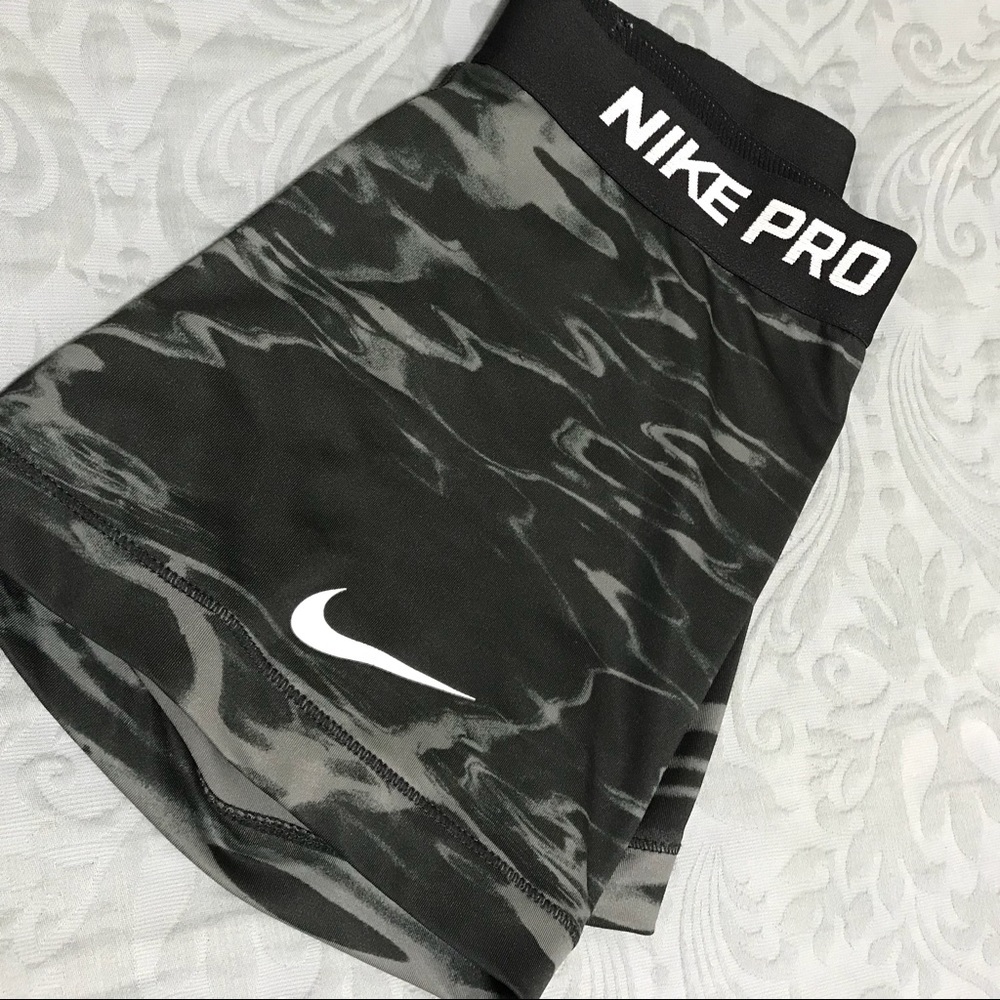 Grey Marble Print Nike Pro