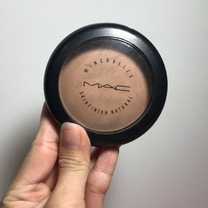MAC MINERALIZED SKINFINISH IN MEDIUM DARK