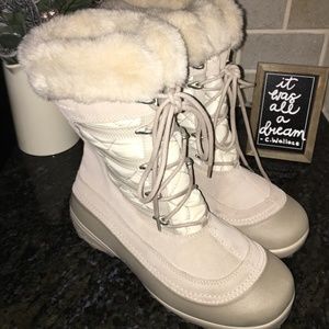 Columbia Winter Boots with Fur Lining