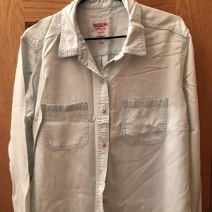 Size large mossimo supply button down shirt
