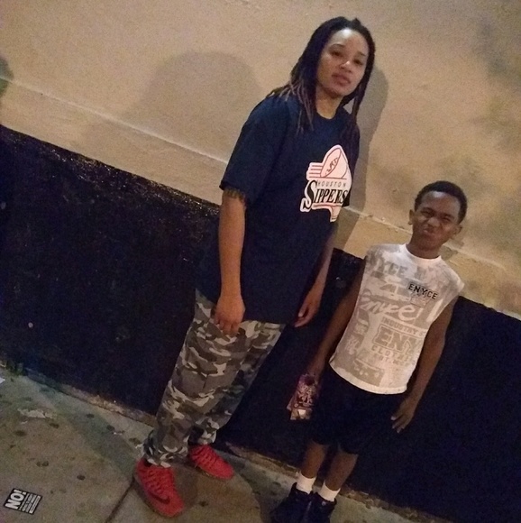 Meet your Posher, Lakandize - Picture 1 of 1