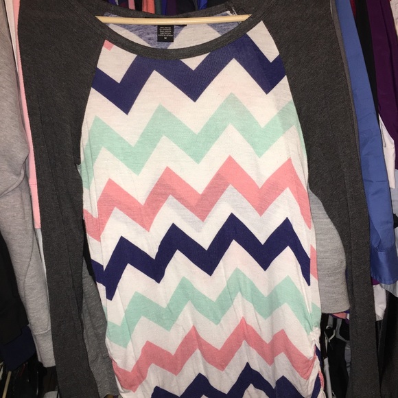 Zigzag long sleeve, rouched side Shirt - Picture 1 of 1