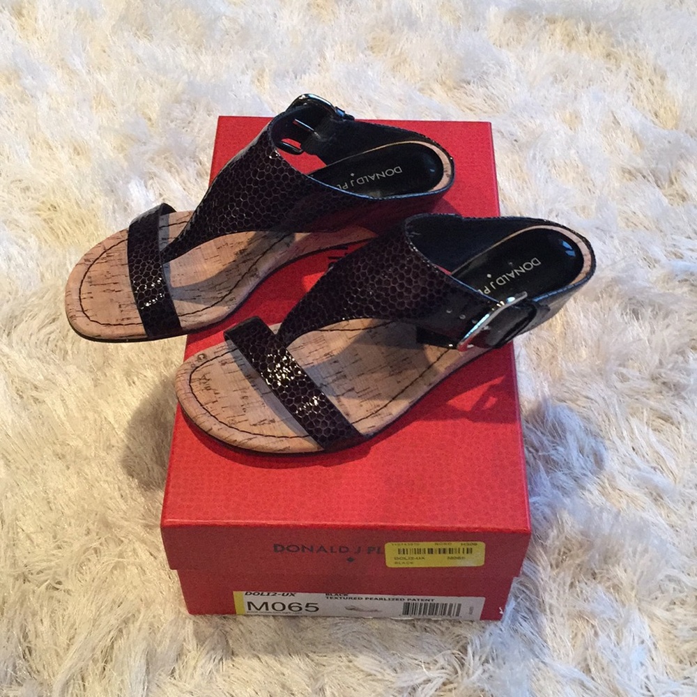 Donald Pliner sandal