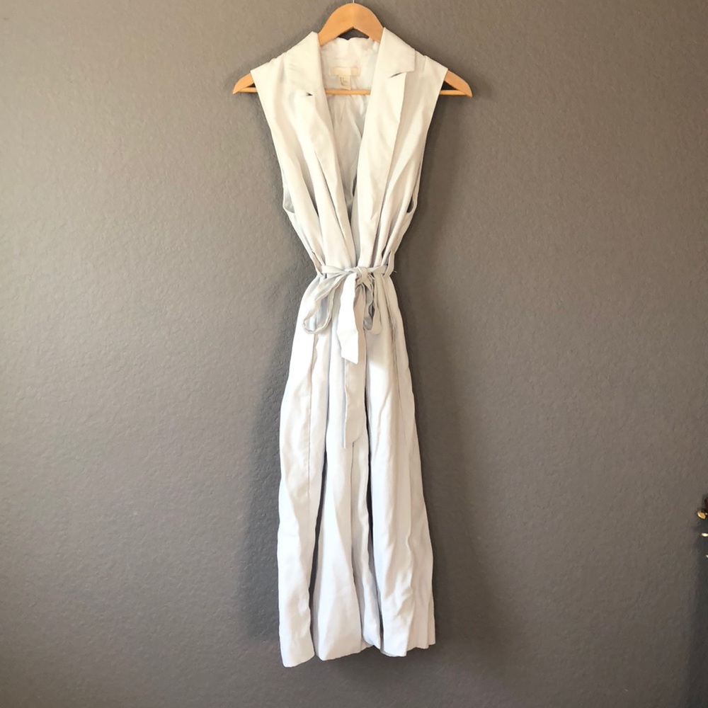 Sleeveless Trench in Pale Grey