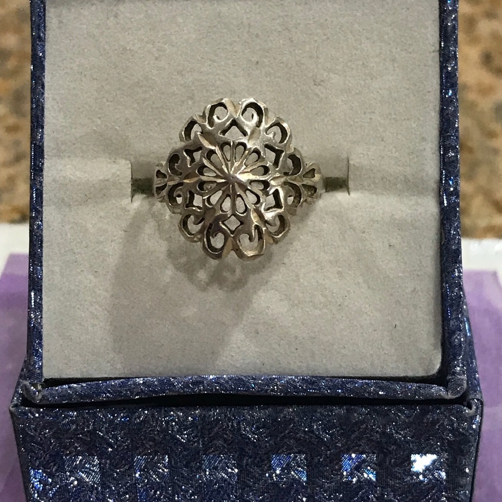 Vintage decorative scroll sterling silver ring