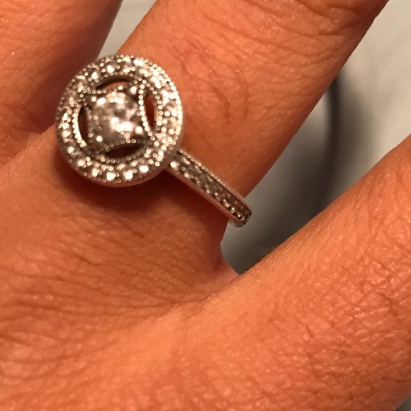 Pandora Ring - Picture 1 of 2
