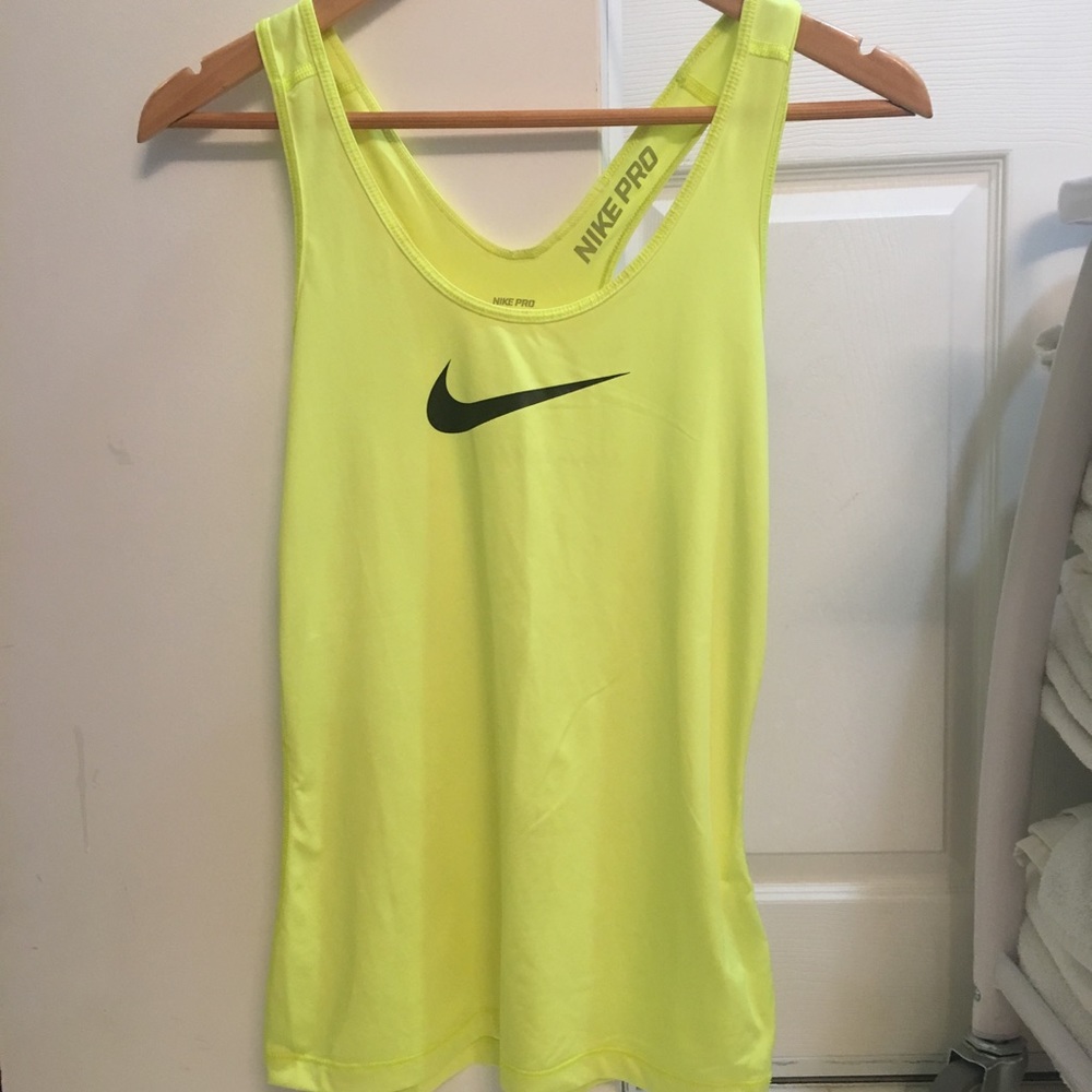 Nike top