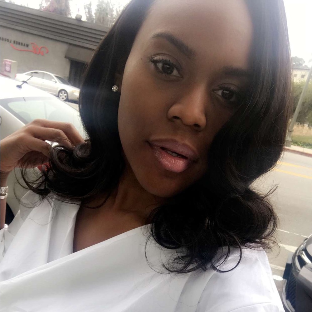 Meet your Posher, Samecia