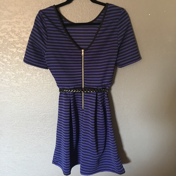 ⭕️SPEECHLESS Dress - Picture 2 of 4