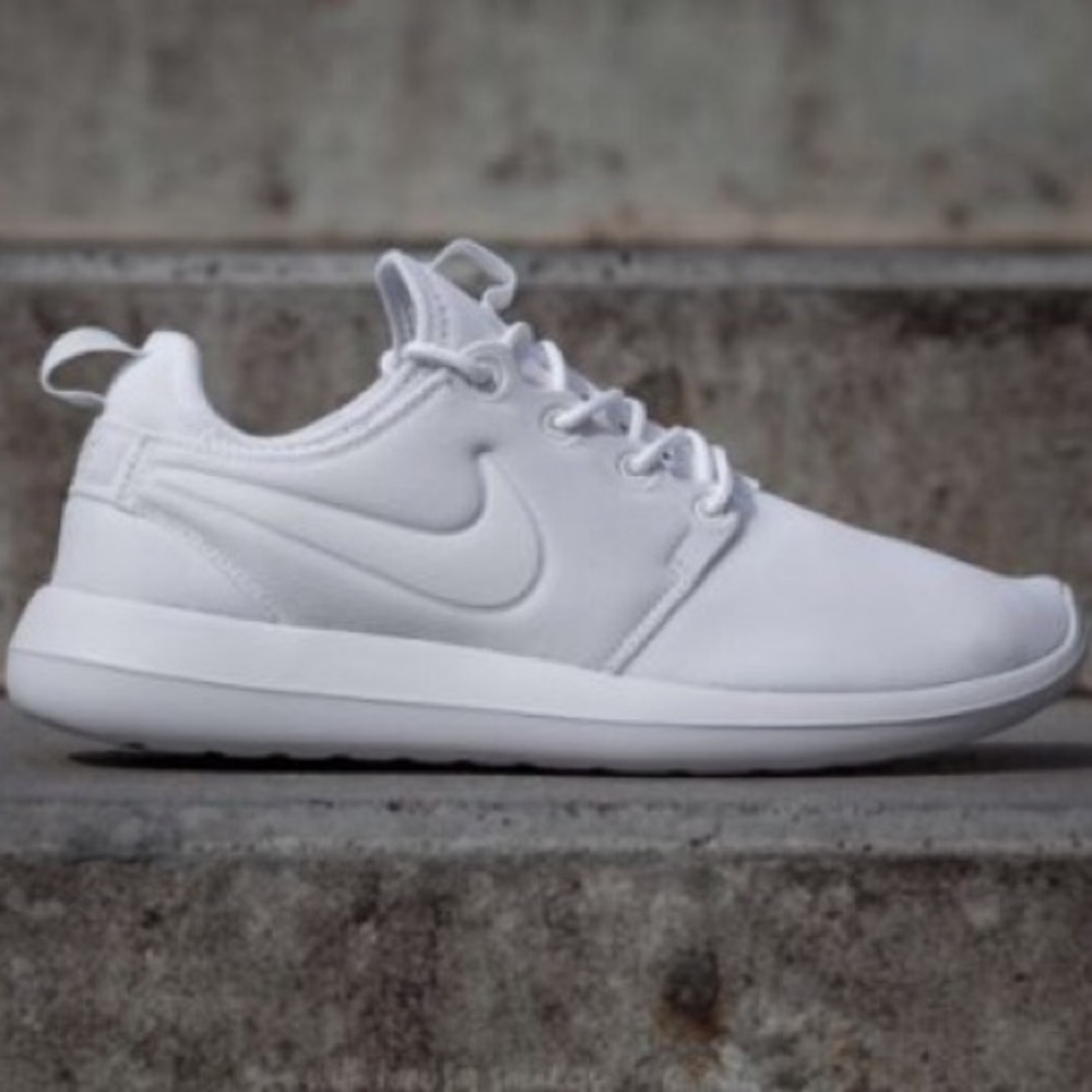 Women’s White Nike Roshe Two - no box included