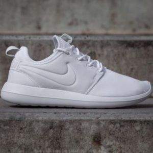 Women’s White Nike Roshe Two - no box included