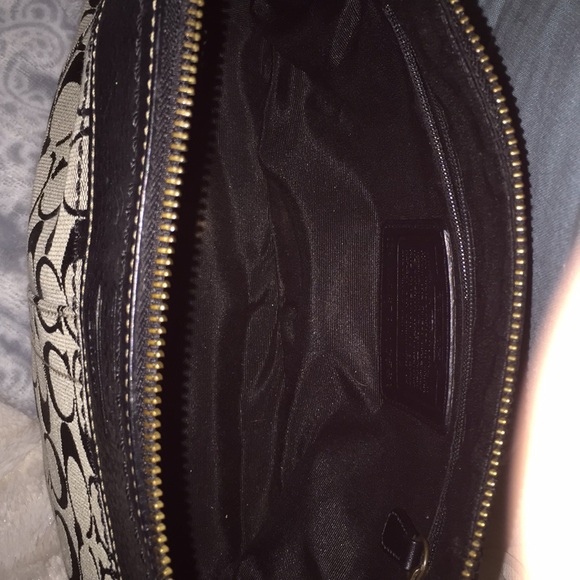 Authentic Coach Small Shoulder Bag - Picture 3 of 8