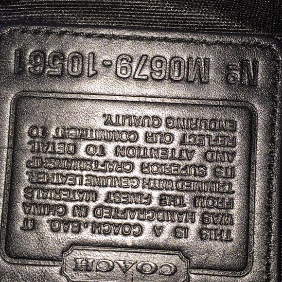 Authentic Coach Small Shoulder Bag - Picture 4 of 8