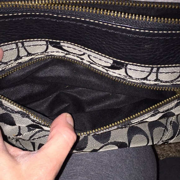 Authentic Coach Small Shoulder Bag - Picture 7 of 8