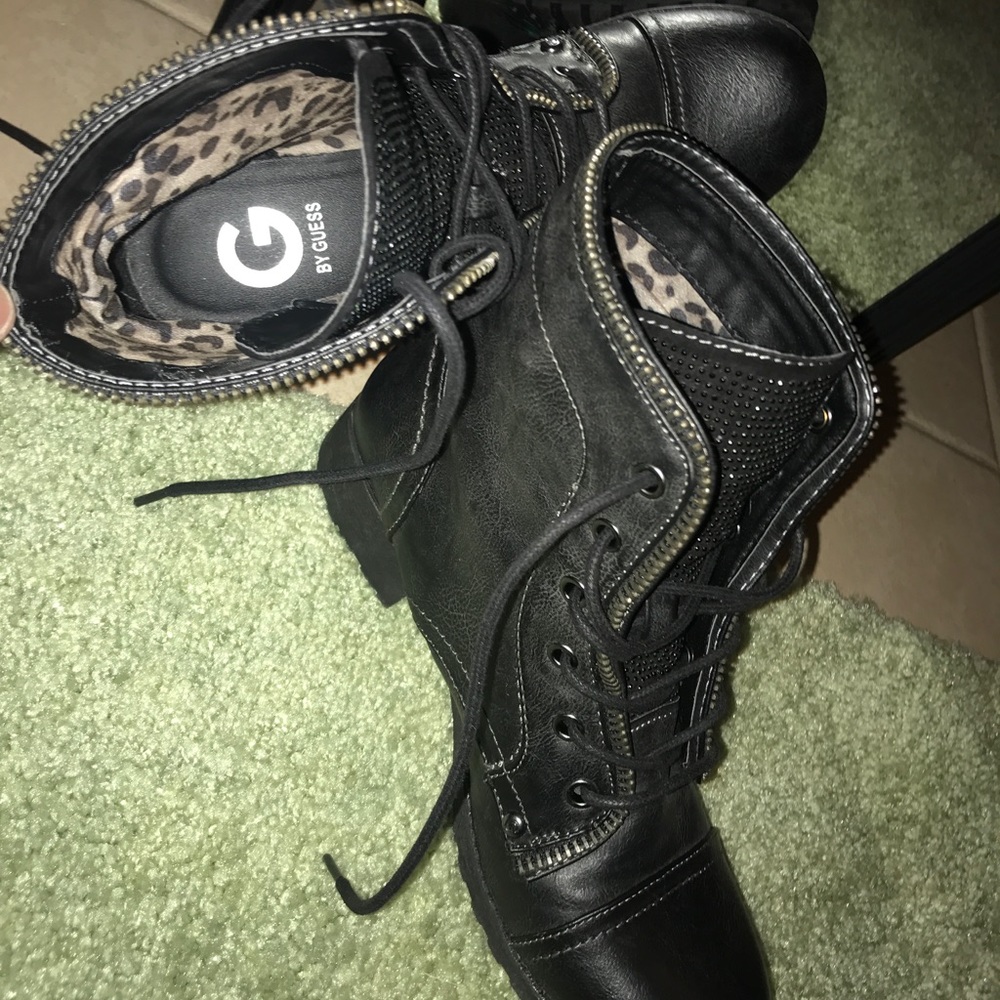 **!GUESS BOOTS!**Black*Embellished*high-ankle*Sz8*