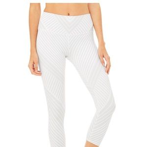 Alo high waisted airbrush Capri