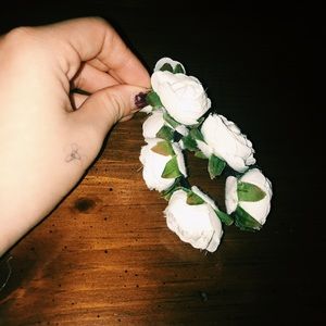 Free w bundle! White Flower Scrunchie
