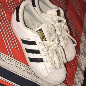 Good condition Adidas Superstar sneakers!