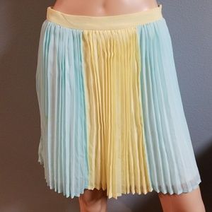 Pleated skirt