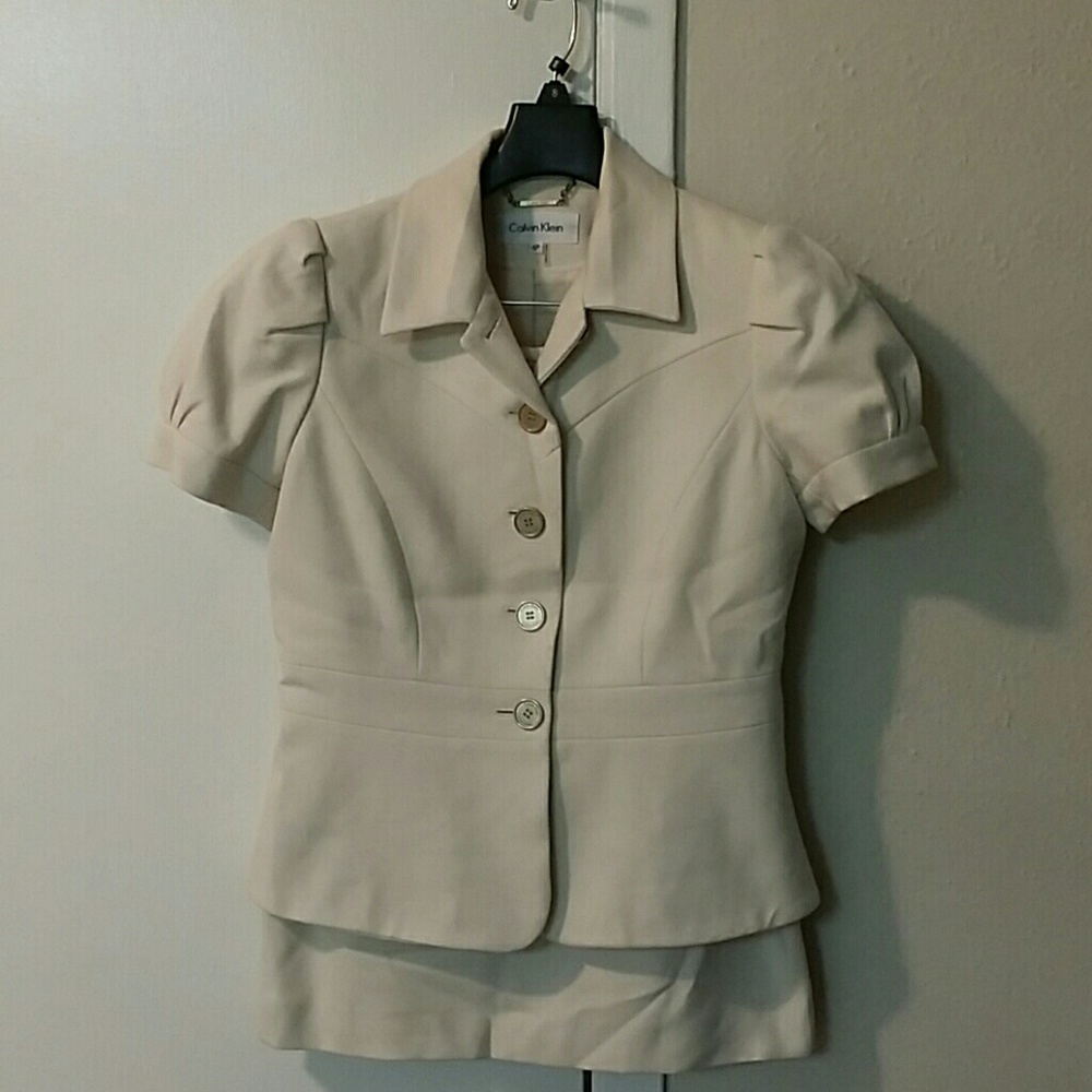 Calvin Klein  2pcs short sleeve skirt suit