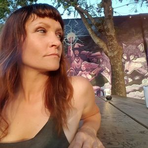 Meet your Posher, Antonia