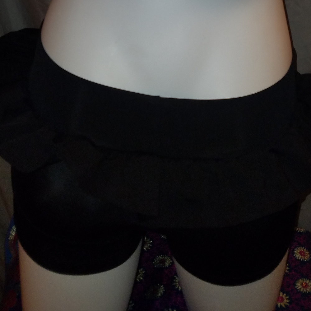 Trendy Trends Black Ruffle Hot Pants NWOT