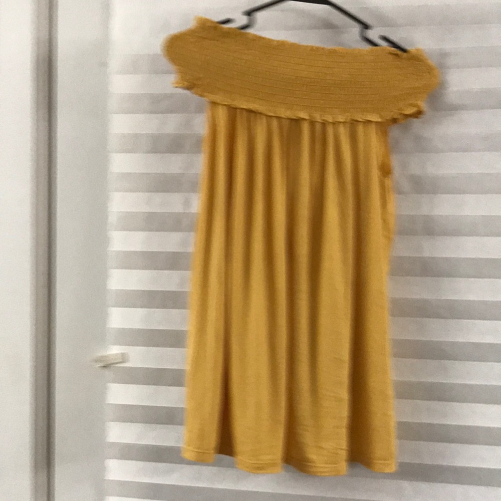 Yellow/mustard yellow sleeveless shirt