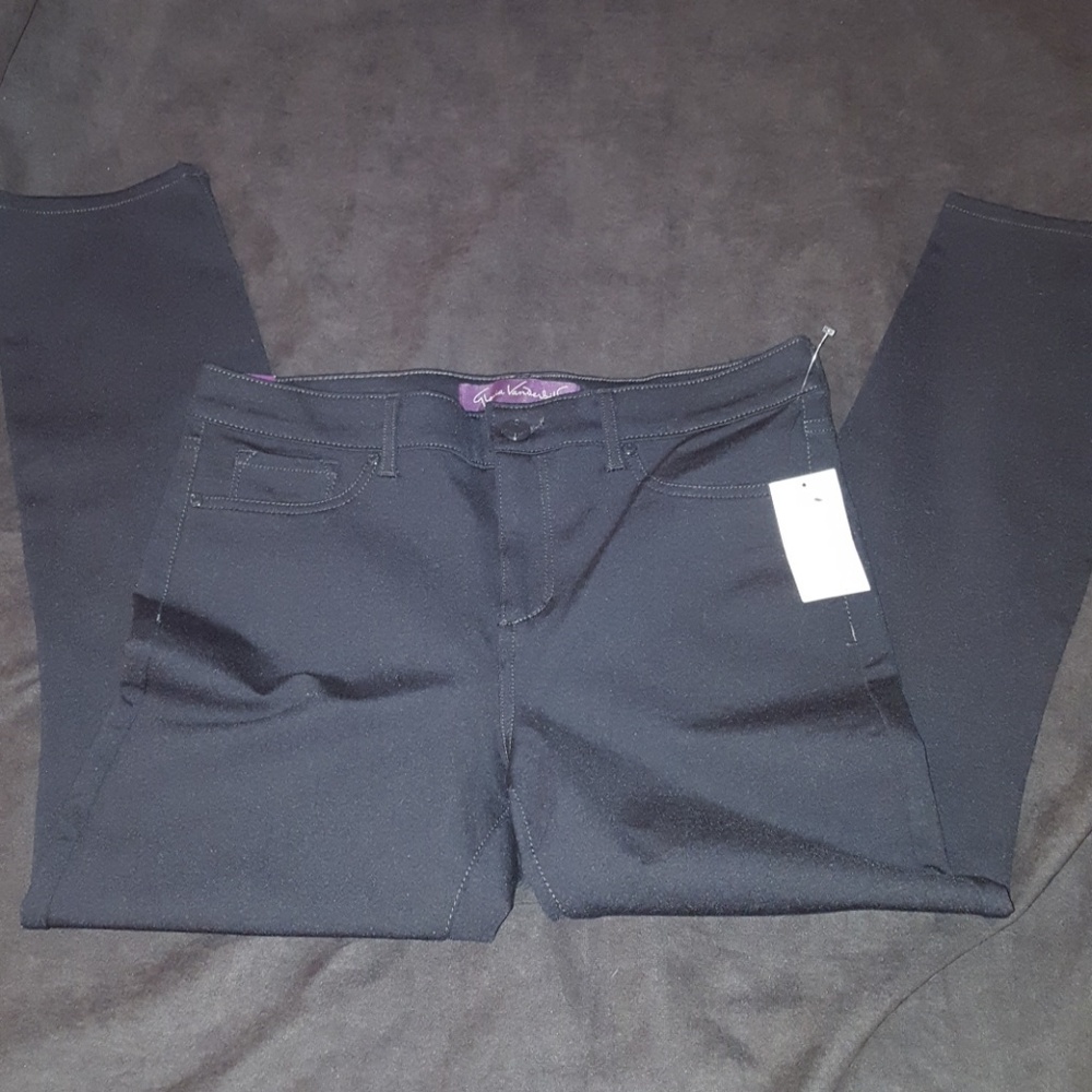 Gloria Vanderbilt black skinny pants/leggings