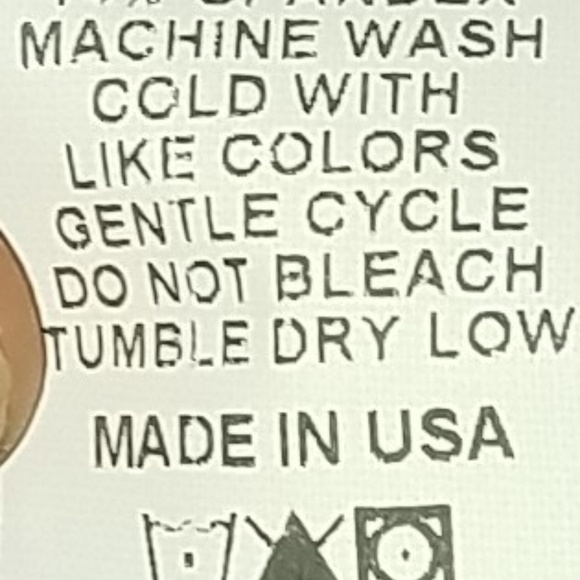 Trendy Trends black hot pants w/ pink ruffle NWOT - Picture 4 of 5