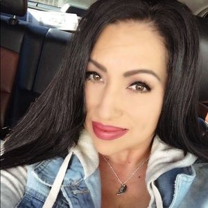 Meet your Posher, Paula