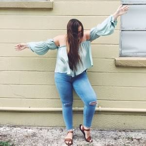 Meet your Posher, Naomi