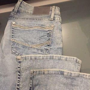 Size 28 regular jeans from Buckle.
