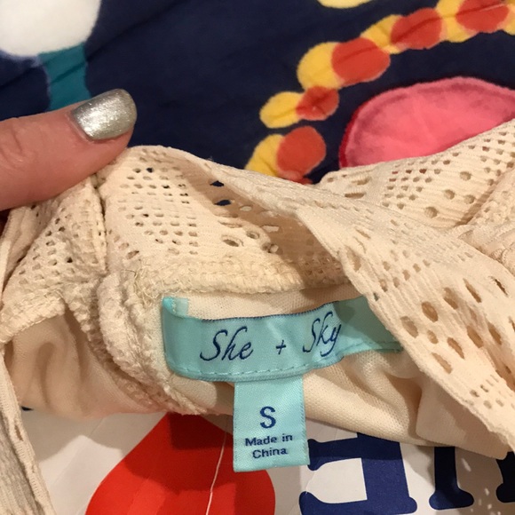 Cream lace dress never worn - Picture 3 of 4