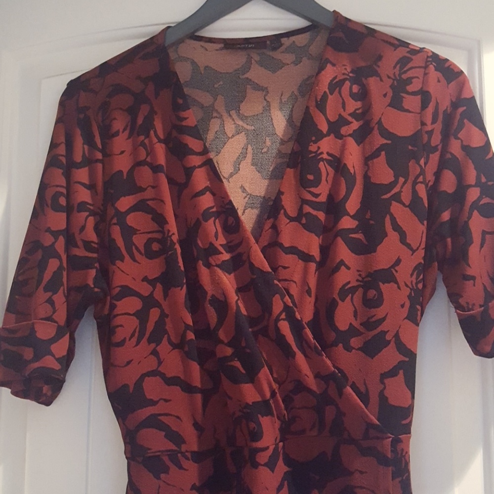 Dress - Picture 2 of 4