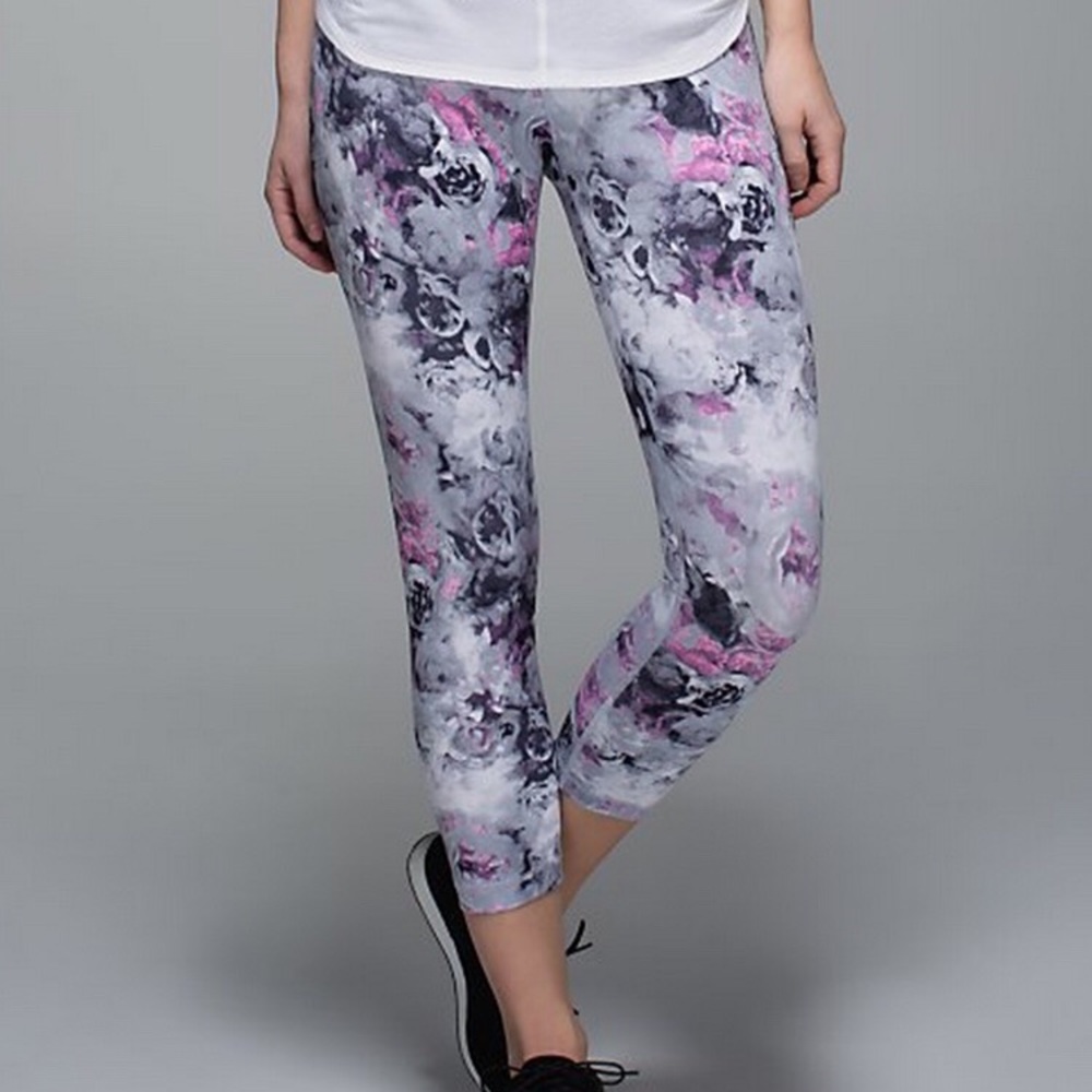 Lululemon wunder under crop yoga pants
