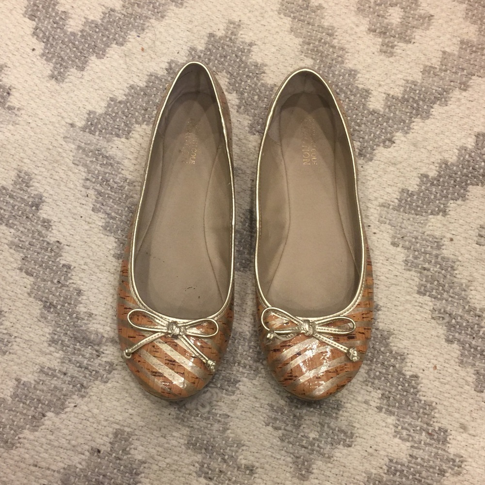 Kenneth Cole Reaction Ballet Flats.  Cork/Gold