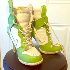 Air jordan 1 retro green/white nike heels