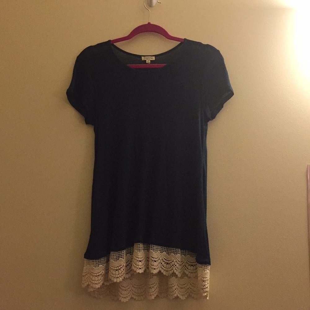 Tunic with lace trimming