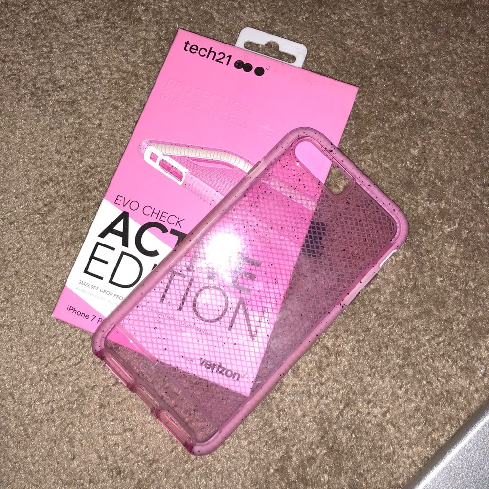 iPhone 7 Plus tech 21 case