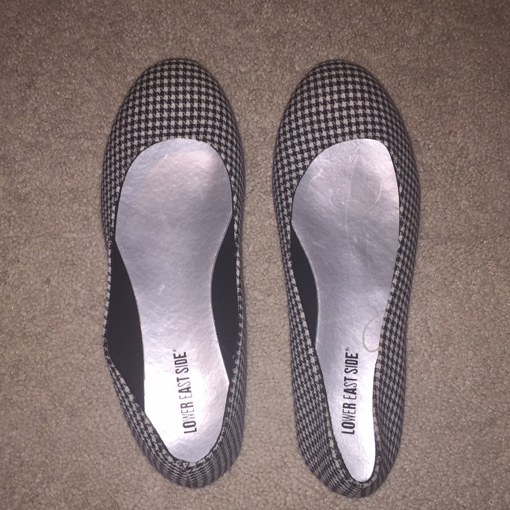 🌸Black and white flats🌸