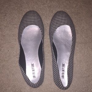 🌸Black and white flats🌸