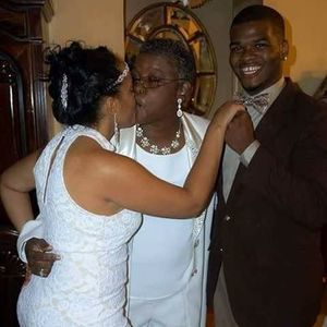 Meet your Posher, Gloria